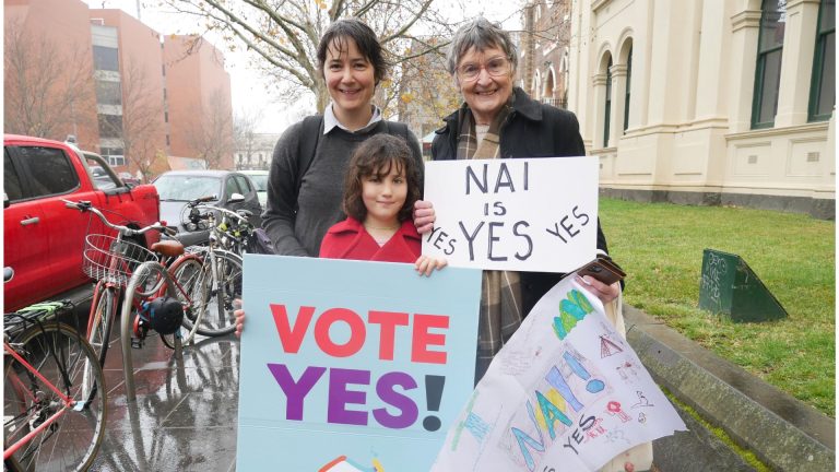 Greek contingent join Melbourne rally in support of Indigenous Voice to Parliament