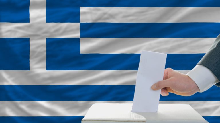 Bill to lift voting restrictions for Greeks abroad tabled in Parliament