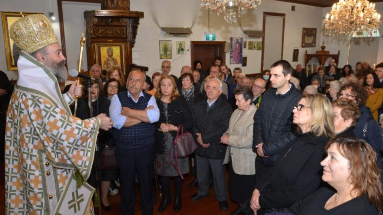 Archbishop Makarios of Australia visits historical Bendigo church for first time