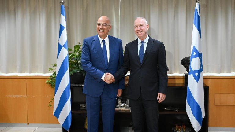 Defence Ministers of Greece and Israel meet to discuss bilateral relations