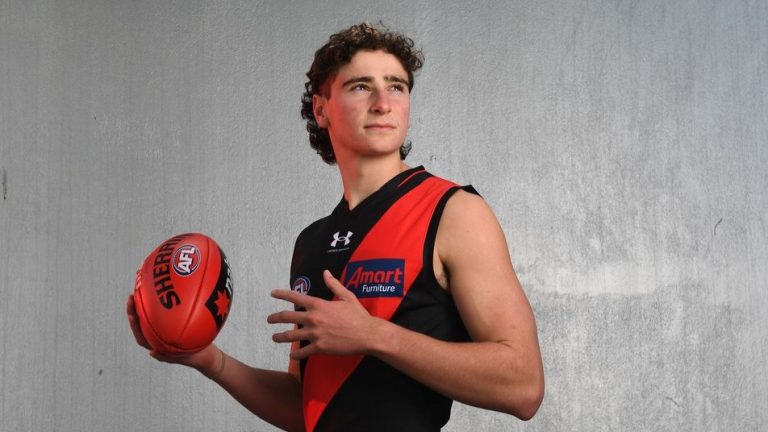 Elijah Tsatas to make AFL debut for Essendon