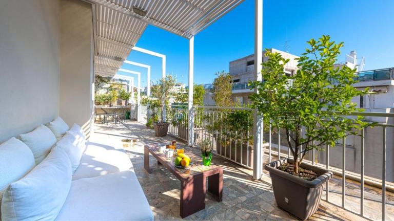 Demand for luxury property shifts from Mykonos to Athens