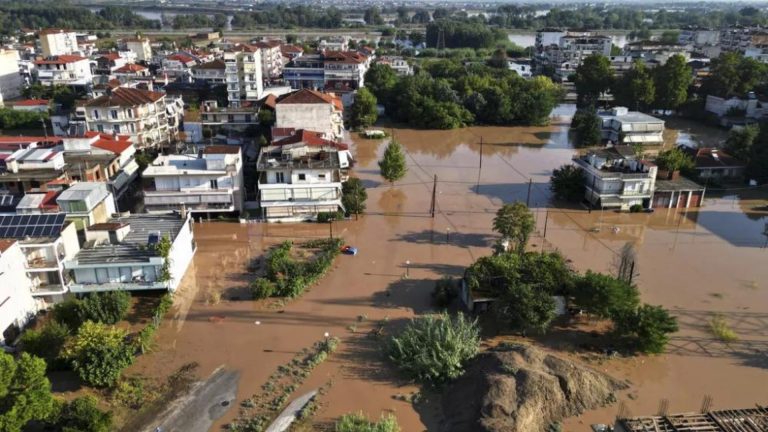 Death toll rises to 17 from floods in Greece