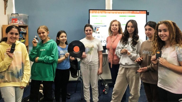 GCM students to mentor grandparents on technology use