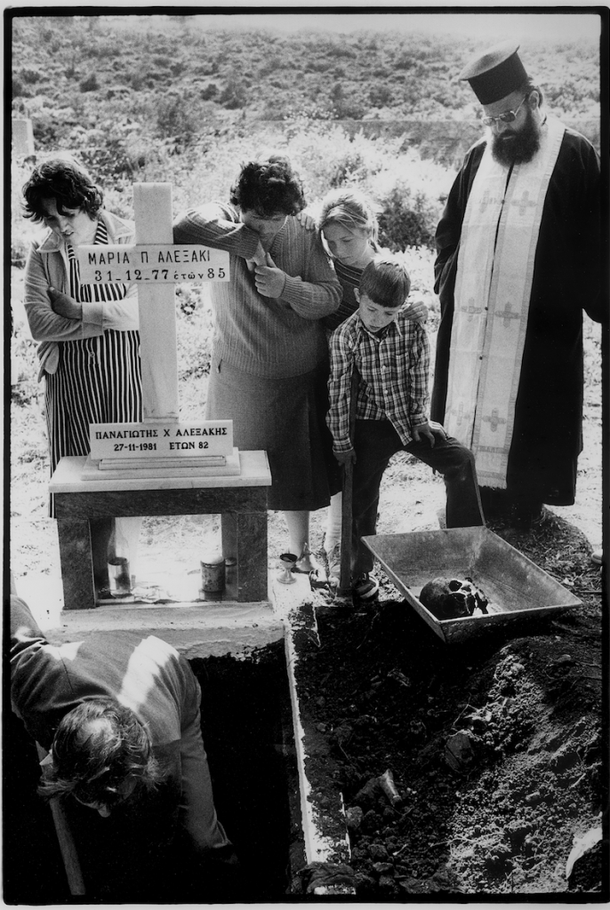 Exhumation-Sykea-Laconia-Greece-1985-Photo-Effy-Alexakis. 