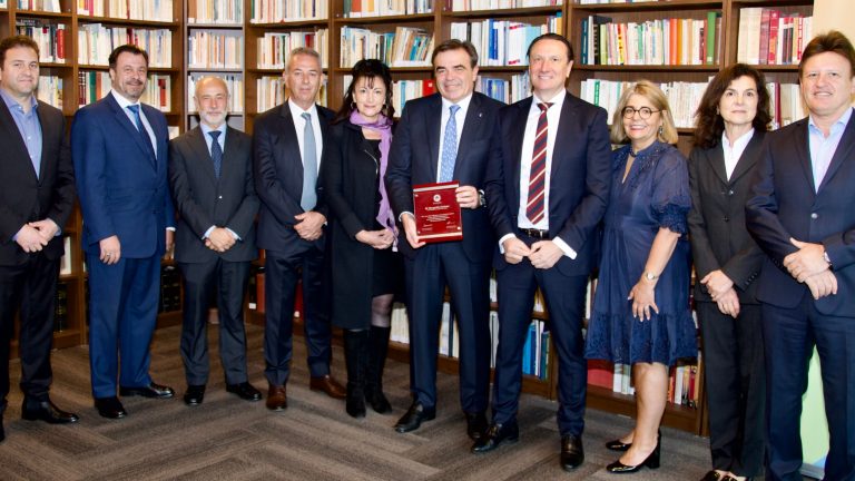 Vice President of European Commission Margaritis Schinas visits the Greek Centre