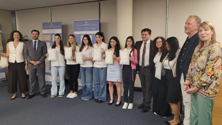 Greek Community of Melbourne students receive Certificate of Attainment in Greek awards