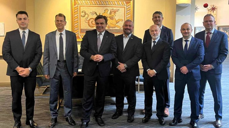 Vice President of the European Commission meets with Canberra’s Greek community