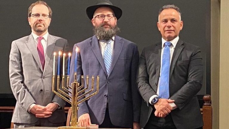 Nick Staikos MP attends Jewish Hanukkah celebration in Melbourne