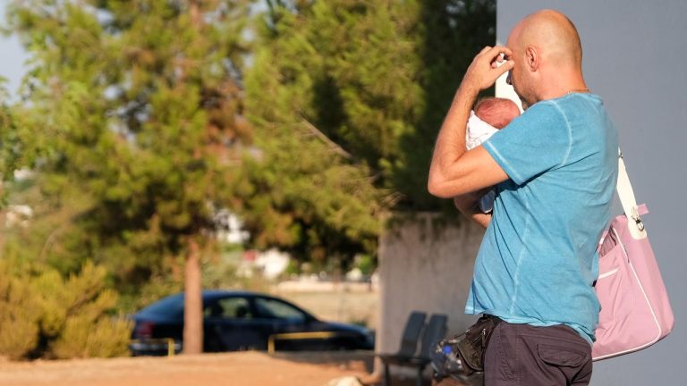 Australian parents caught up in Cretan surrogacy clinic scandal take babies home