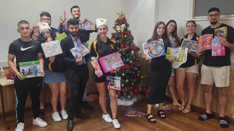 How to give back in Australia this Christmas season