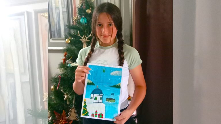Angelina Dimitrakopoulos: Meet the winner of The Greek Herald’s Christmas cover design