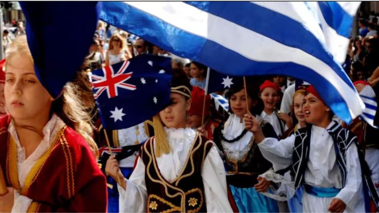 Why do 550.000 Australian citizens of Greek origin live in an earthly paradise?