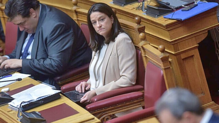 Disagreement arises regarding legislation on postal voting for Greek expatriates