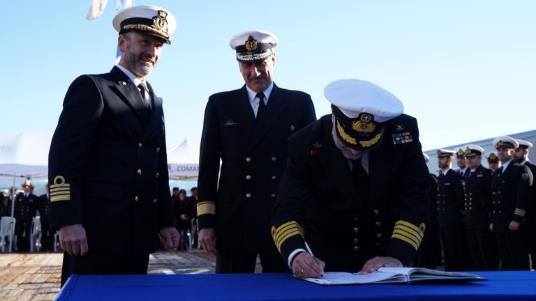 Greece welcomes new captain to its NATO naval force 