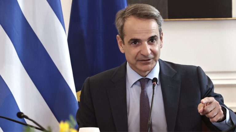 Mitsotakis justifies same-sex marriage bill based on equality