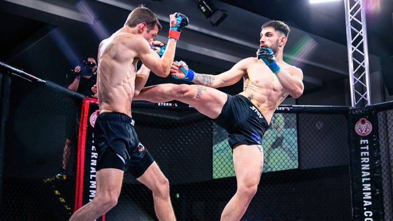 25-year-old MMA fighter Alexander Poniris set sights on the UFC