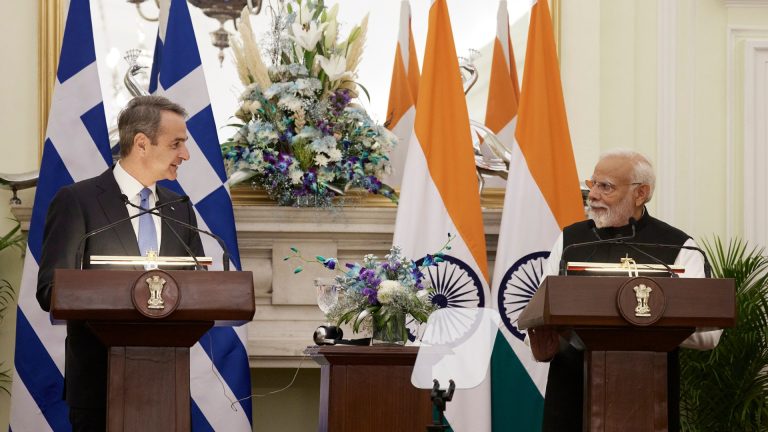 Greece to strengthen bilateral relations with India