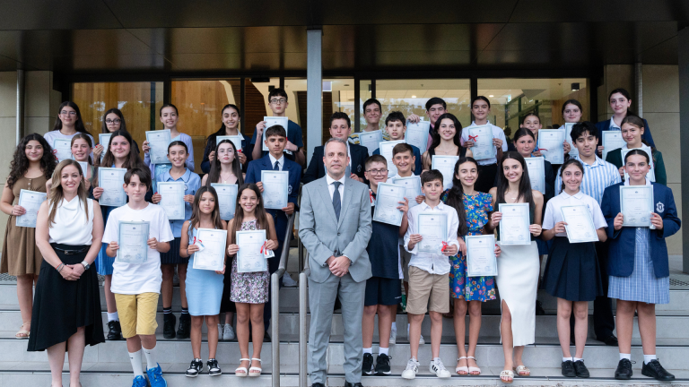 Record turnout at Macquarie Uni as students receive Certificates of Attainment in Greek