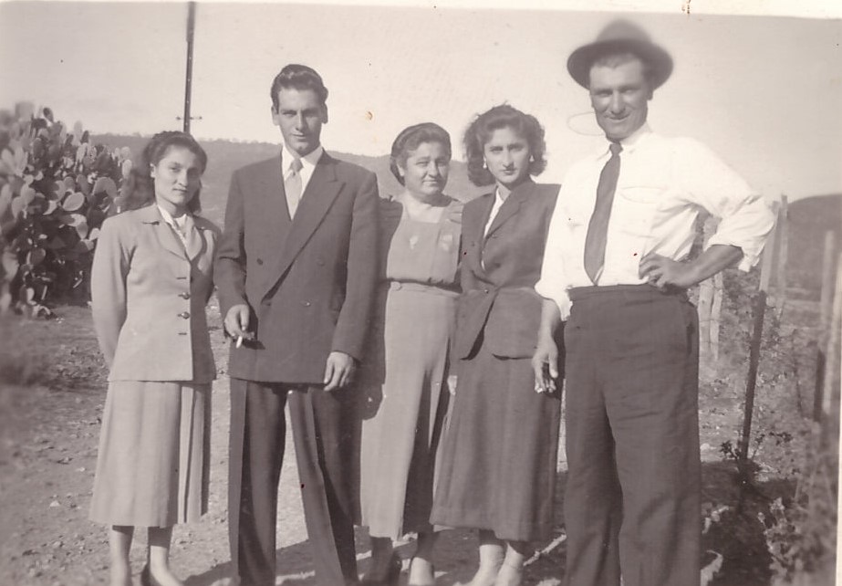 Late 1950s, a Greek social gathering. L-R  Teeny Frangos, John Seindanis, Koula Frangos (Carapetis), Lena Seindanis (Frangos) and Fotis Frangos. 
Photo courtesy Nick Seindanis.
