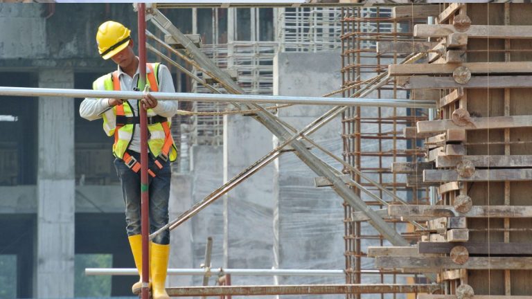 Chinese tradie flood in Australia as Italian, Greek builders slip away