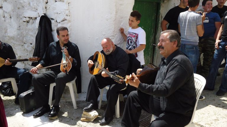 Sifis Tsourdalakis: Music rooted in Cretan tradition