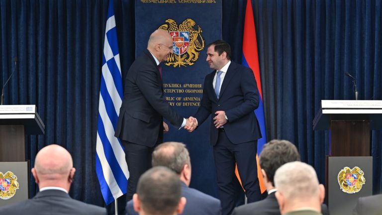 Greece and Armenia sign military cooperation agreement