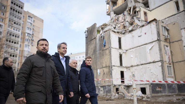Zelenskyy says Putin must be ‘sick’ to attack Odesa during Mitsotakis visit