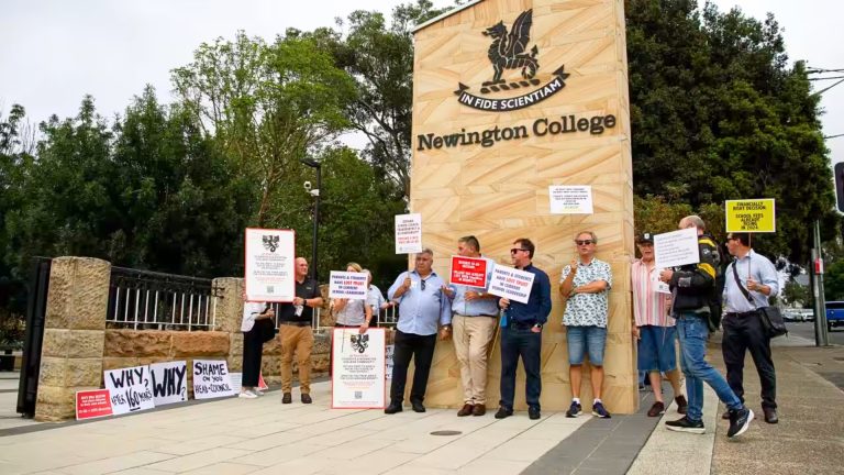 Newington College divided over co-ed move as ‘old boys’ vote causes chaos