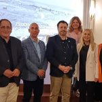 Centre President, George Kotsirilos, Greek Consul General, Emanuel Kakavelakis and Vice President, Panagiota Dimitropoulos with the extended committee of the Panarcadian. 2