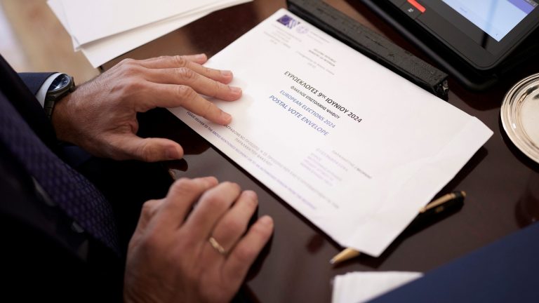 Register for the postal vote: Everything you need to know