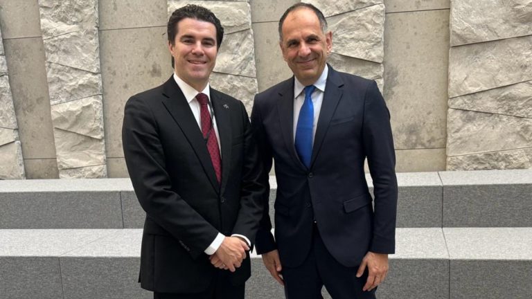 Greek Foreign Minister meets with Australia’s Assistant Foreign Minister at NATO Summit