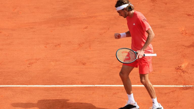 Stefanos Tsitsipas storms into Monte Carlo round of 16