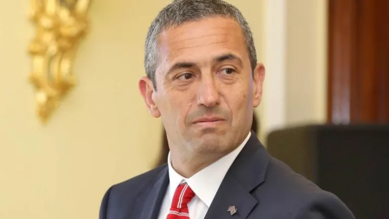 SA Minister Tom Koutsantonis among 235 Australians banned from entering Russia