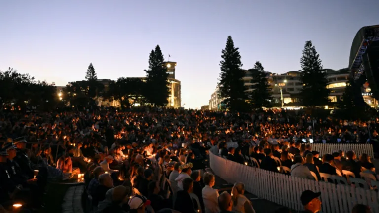 Sydney community unite in grief at Bondi Beach candlelight vigil