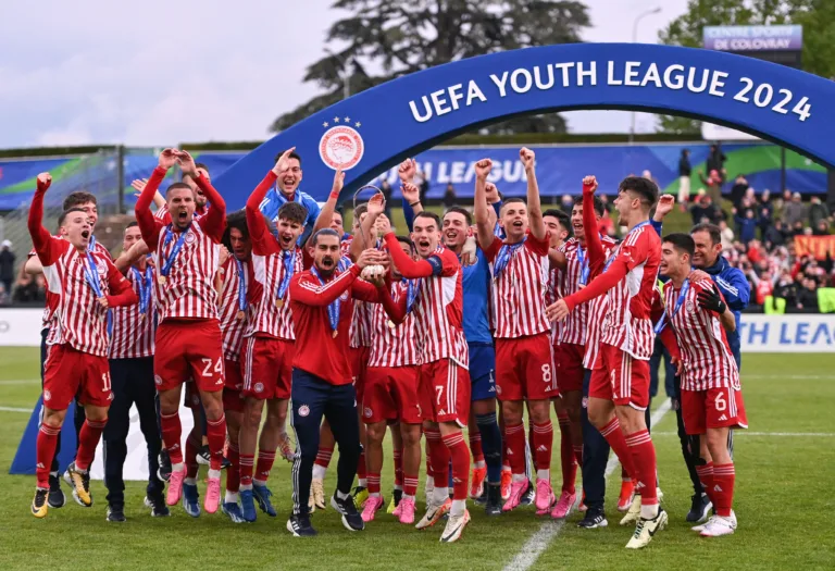 Olympiacos youth become first Greek team to win UEFA trophy