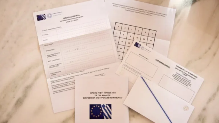 As deadline looms, 157,000 Greeks register to postal vote in European elections