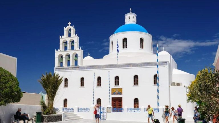 Legend of the Church of Panagia Platsani on Santorini island