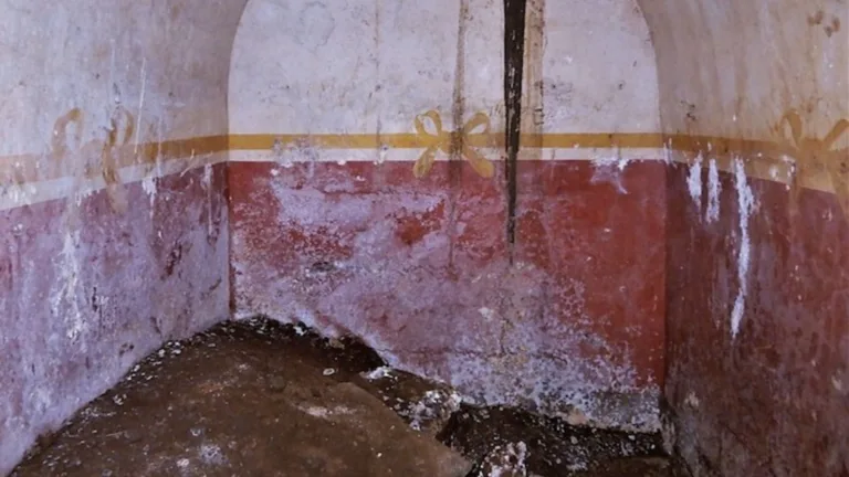 2,300-year-old tomb unearthed in Greece