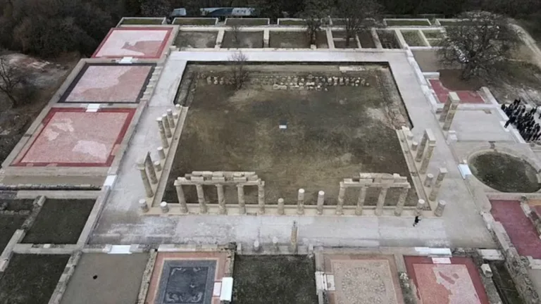 Bathroom of Alexander the Great discovered after 2,300 years
