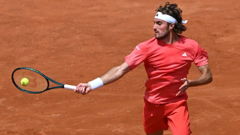 Stefanos Tsitsipas reaches fourth straight Italian Open quarterfinal