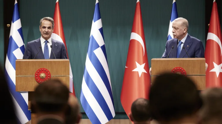 Greek and Turkish leaders seek to strengthen bilateral relations
