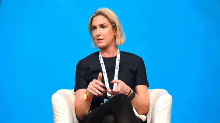 Greece among seven countries where the richest person is a woman