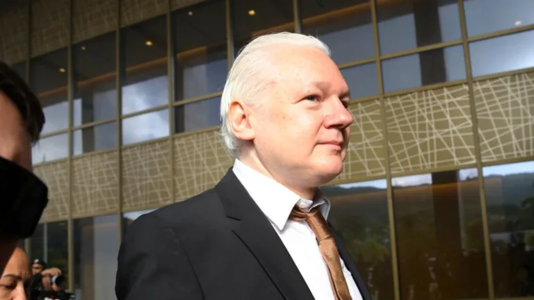 Julian Assange pleads guilty to espionage ahead of return to Australia