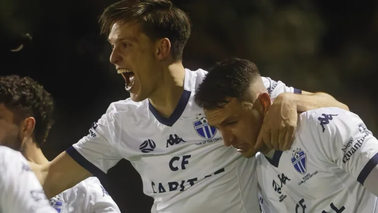 South Melbourne remain on top after victory over Hume City