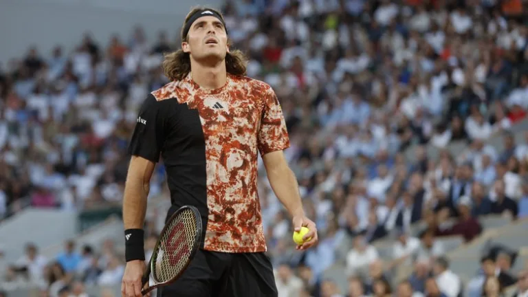 Stefanos Tsitsipas advances at Halle Open after tough match with Squire