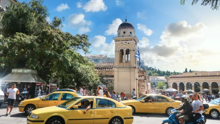 Australian tourists fall victim to ‘taxi mafia’ prices in Greece