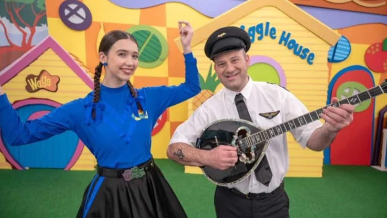 Get ready to Wiggle while learning Greek