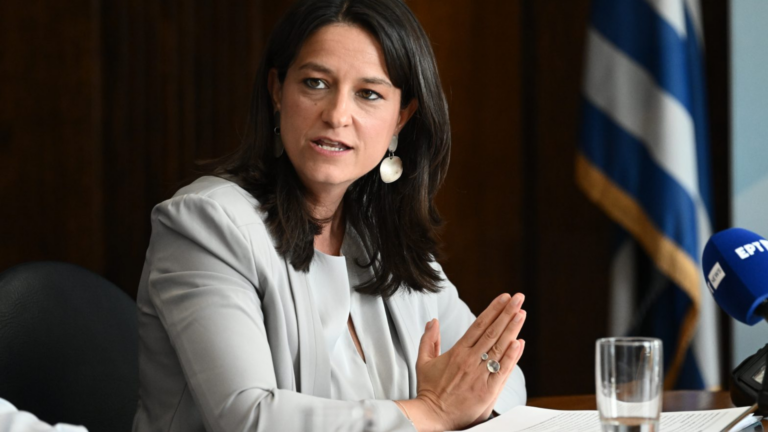 Labour Minister clarifies confusion around Greece’s six-day work week