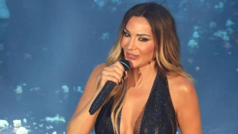 Greek singer Despina Vandi refuses to perform at concert in Turkey over flag dispute